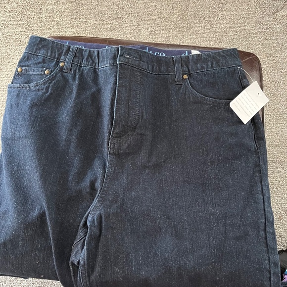 Capris - Picture 3 of 5